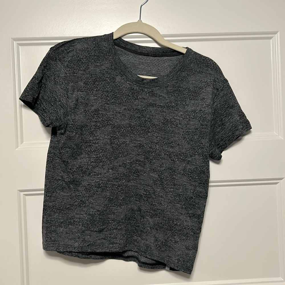 LIKE NEW LULULEMON short sleeve shirt.